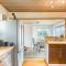 Swan Lake Cottage by AvantStay Views Firepit