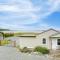 Swan Lake Cottage by AvantStay Views Firepit