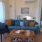 Queens Gardens suite by the sea, pool and mall