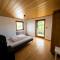 Sunroom 2 Bed Apartment West Town B17