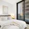 Skyline CBD Retreat - Pool & Stunning Views