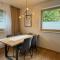 Apart Pair im Dorf