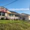 Plaza Motel