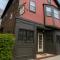 86 Dr Marcus House - Popular Broadway Area