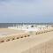 Bright Beachfront Apartment, cleaning included