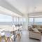 Bright Beachfront Apartment, cleaning included