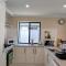 5 bd 2 bath stylish retreat close to beach and wineries in Christie Downs