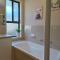 5 bd 2 bath stylish retreat close to beach and wineries in Christie Downs