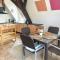 Beautiful Top Floor Apartment with Lake View