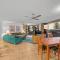 Stylish 3BR Oceanfront Stay by Mooloolaba Esp
