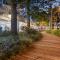 Stylish 3BR Oceanfront Stay by Mooloolaba Esp