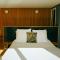 Kowhai Studio -private opposite golf course in central Wanaka