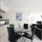 High level spacious Ocean View apt at Surfers