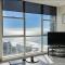 High level spacious Ocean View apt at Surfers