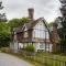 Danny Lodge - Country Cottage Near Brighton by Huluki Sussex Stays