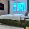 MoHost Urban - Chic Stay Overlooking the Mountains
