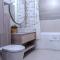 MoHost Urban - Chic Stay Overlooking the Mountains