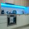 MoHost Urban - Chic Stay Overlooking the Mountains