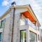 Chalet El Castro by YBH