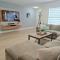 Flamingo by the Sea Cozy Spacious Modern 5 min to Beach Video Tour Sleep up to 10
