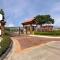 Beach Resorts walking distance to the Town House