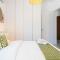 Solenne - Stylish 2-BR Apartment & Balcony in Larnaca