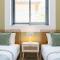 Solenne - Stylish 2-BR Apartment & Balcony in Larnaca