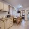 Two-Bedroom Apartment In Peroj