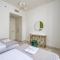 Stylish 2BR with Burj View & 5 min from Dubai Mall