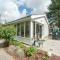 Bungalow in Sint Maartenszee near the Beach
