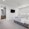 Coastmere at Rye - Luxury Poolside Retreat