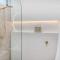 Lakehouse No 4- Luxury Lakefront Getaway Villa Pets Welcome