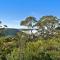 Narrow Neck Hideaway