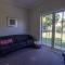 Fabulous In Fitzroy - seconds to Fitzroy Beach