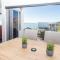 Hobson Hot Spot - enjoy stunning sea views