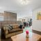 Seven By The Sea - stylish apartment near port