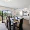 Seven By The Sea - stylish apartment near port