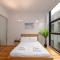 Stylish 3-bed Unit in the Heart of Melbourne CBD!