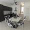 Large Townhouse close to Beach