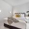 Amalfi on Alex: Seaside 2 Bedroom Retreat