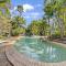 Escape to Emerald Springs - Palm Trees & Pool