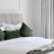 Luxury 2BR Burj View Private Hot Tub Walk to DubaiMall