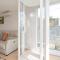 Waterfront Stay at Nutgrove Beach