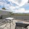 Waterfront Stay at Nutgrove Beach