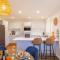 Tomaree Mews 5, 18 Tomaree St - Stunning townhouse in the heart of town