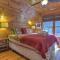 Harleys River Retreat - Pet-friendly hot tub
