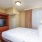 Clarion Collection Hotel Arlington Court Suites