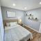 Modern 4BR Near Six Flags & Naval Base
