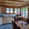 Family-friendly apartment with Alpine view