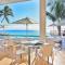 Beachfront Condo with tub, 3 BR & Pool - At Mareazul Condo Corazon